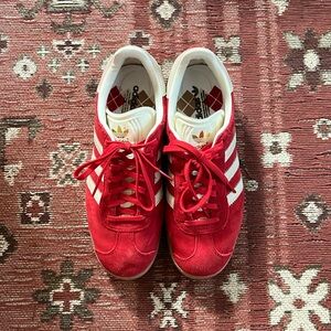 Adidas Originals Gazelle in Red, size 7 women’s